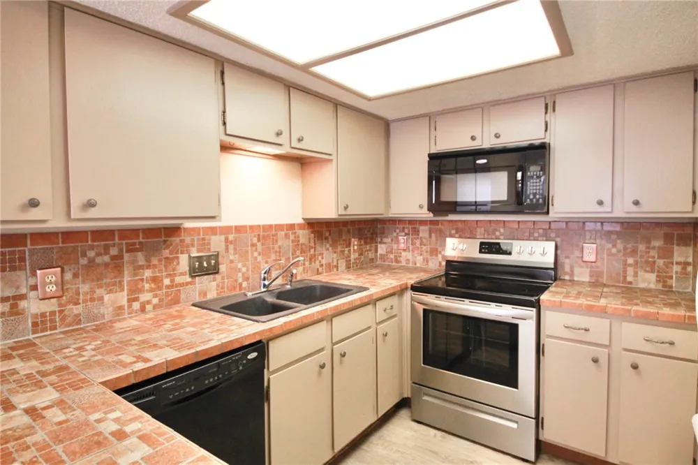 8418 Fathom Circle #201 Austin, TX 78750