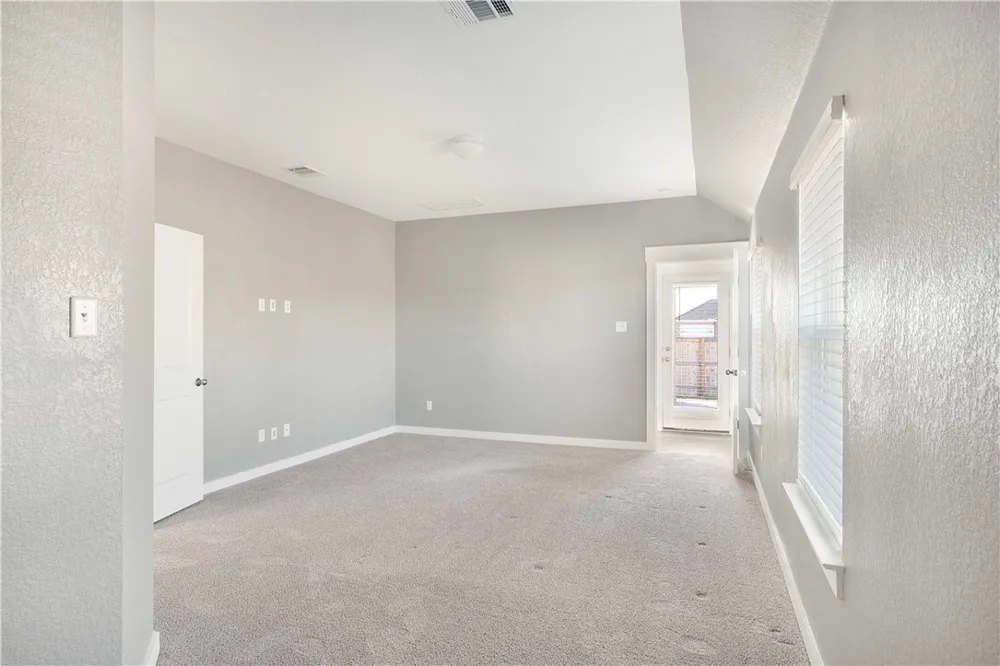 12100 Mossygate Trail Manor, TX 78653