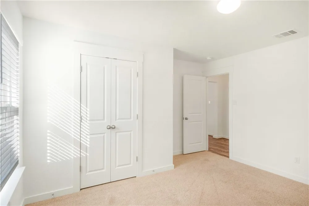 12100 Mossygate Trail Manor, TX 78653