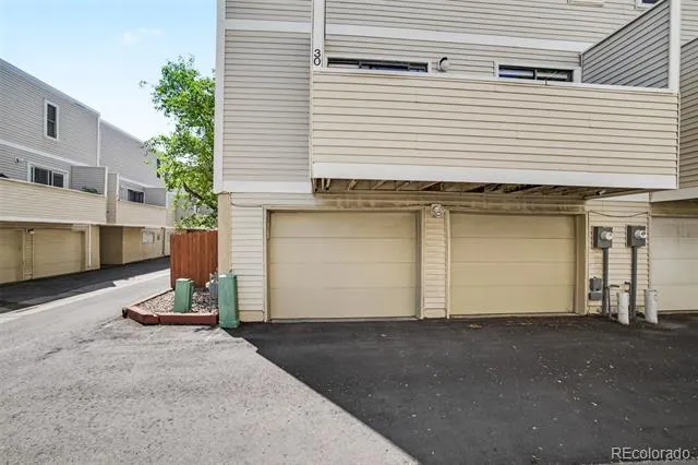 1050 S Monaco Street Parkway #30 Denver, CO 80224
