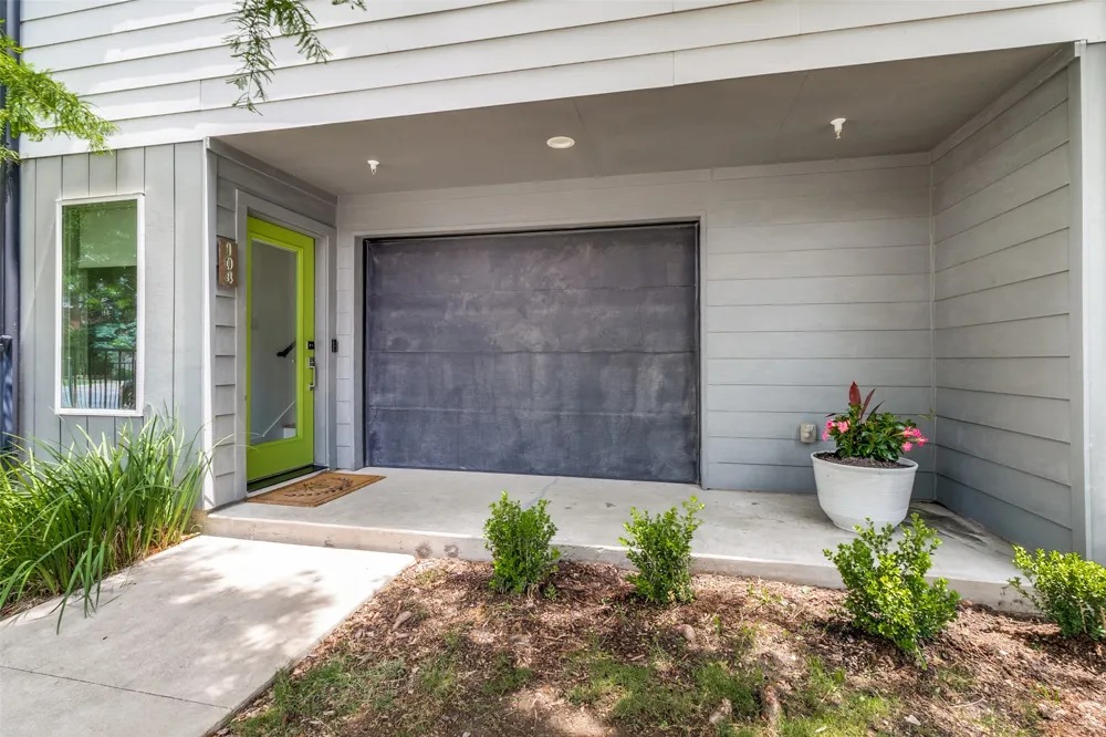 1430 Grigsby Avenue #104 Dallas, TX 75204