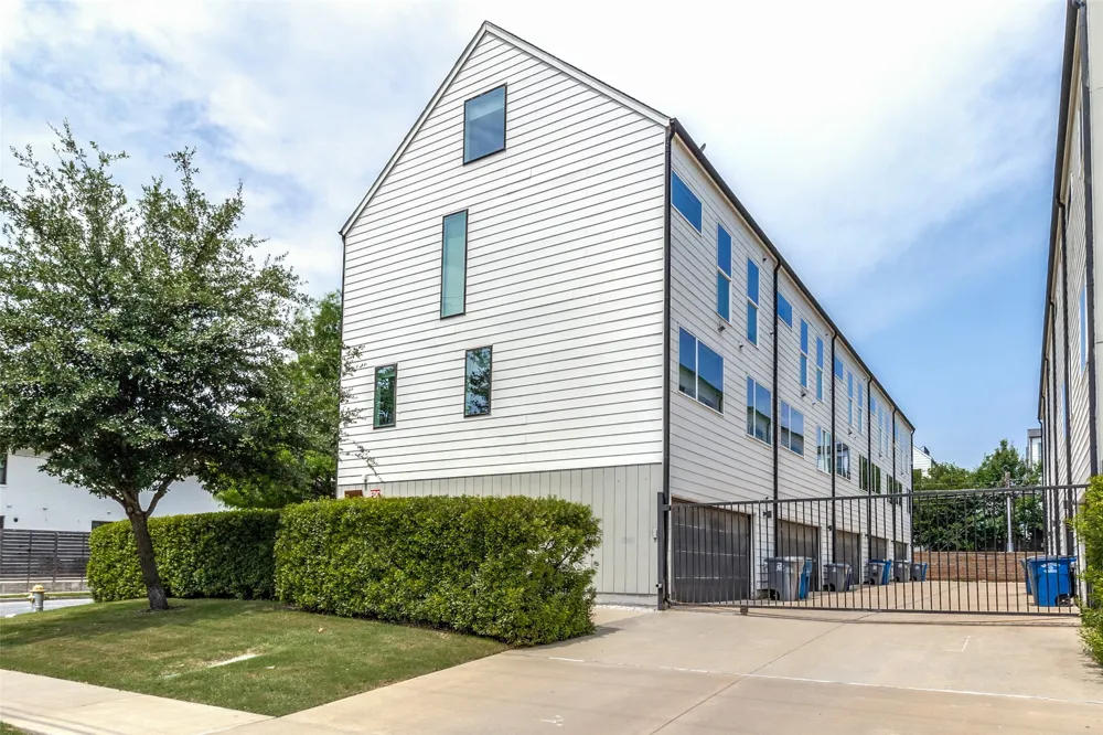 1430 Grigsby Avenue #104 Dallas, TX 75204