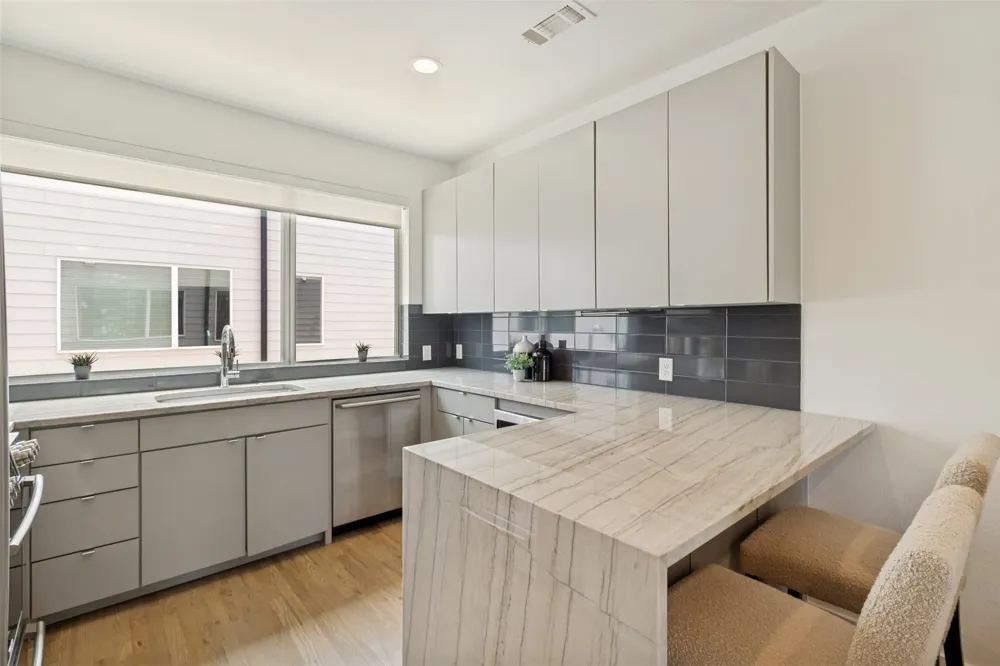 1430 Grigsby Avenue #104 Dallas, TX 75204