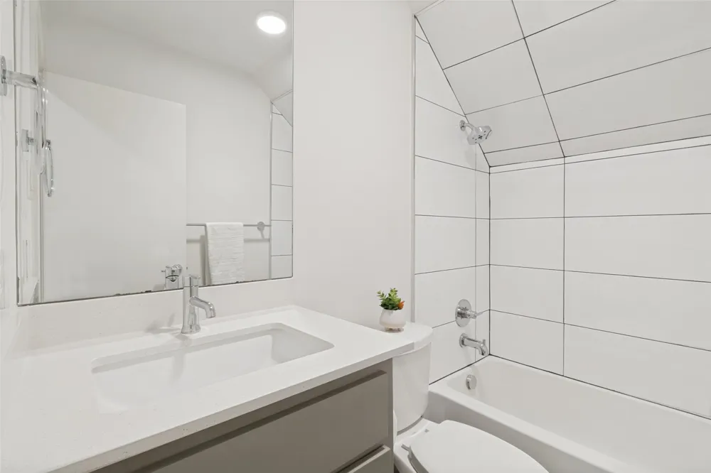 1430 Grigsby Avenue #104 Dallas, TX 75204