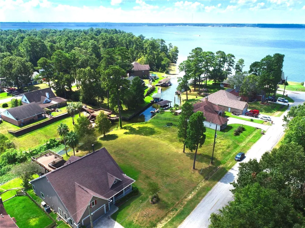 18226 Steele Point Drive Crosby, TX 77532