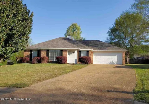 208 Foxwood Cove