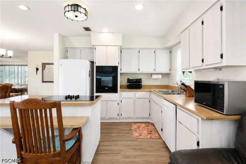 SE 16th Street Cape Coral, FL 33990