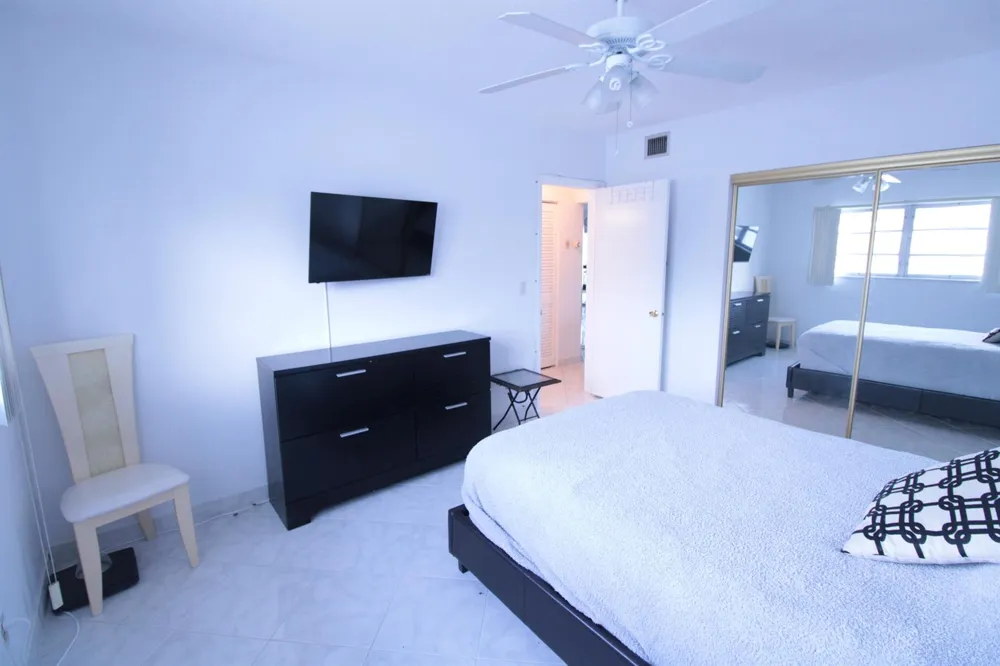 721 ATLANTIC SHORES BOULEVARD #309 Hallandale Beach, FL 33009