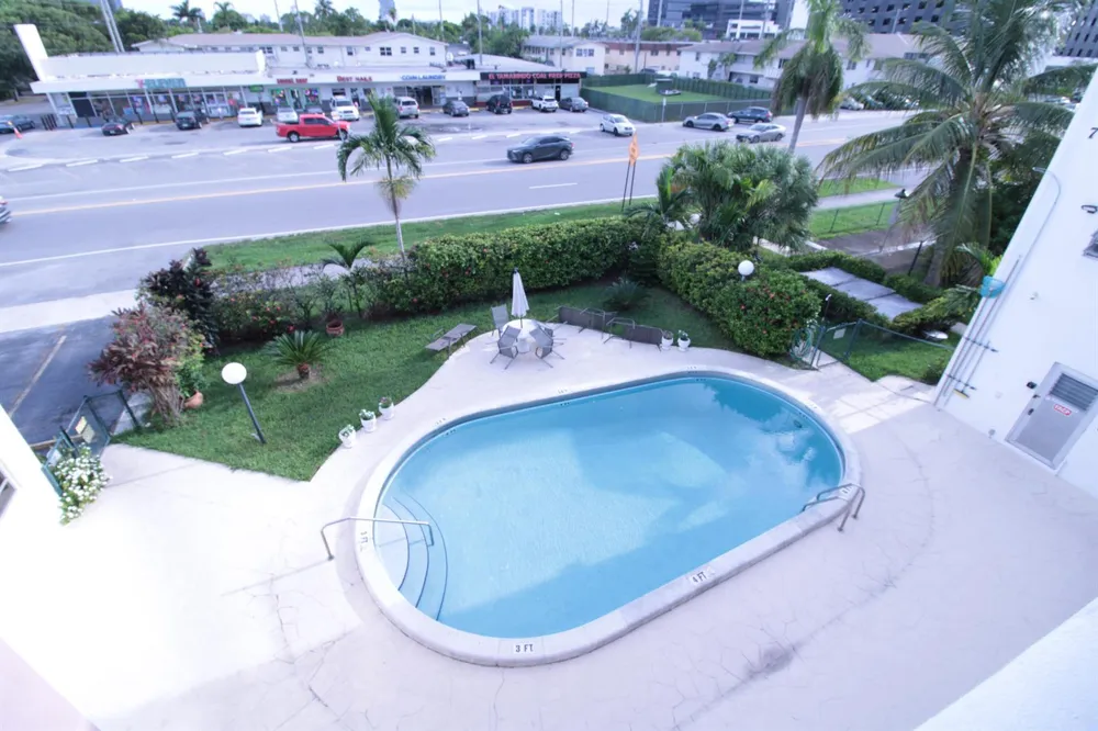 721 ATLANTIC SHORES BOULEVARD #309 Hallandale Beach, FL 33009