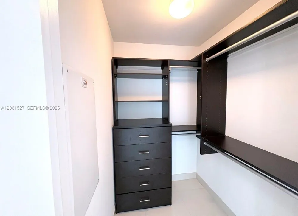 90 SW 3rd St #4008 Miami, FL 33130