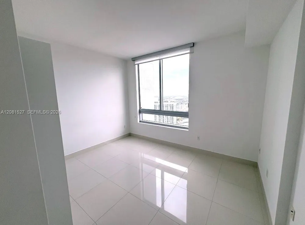 90 SW 3rd St #4008 Miami, FL 33130