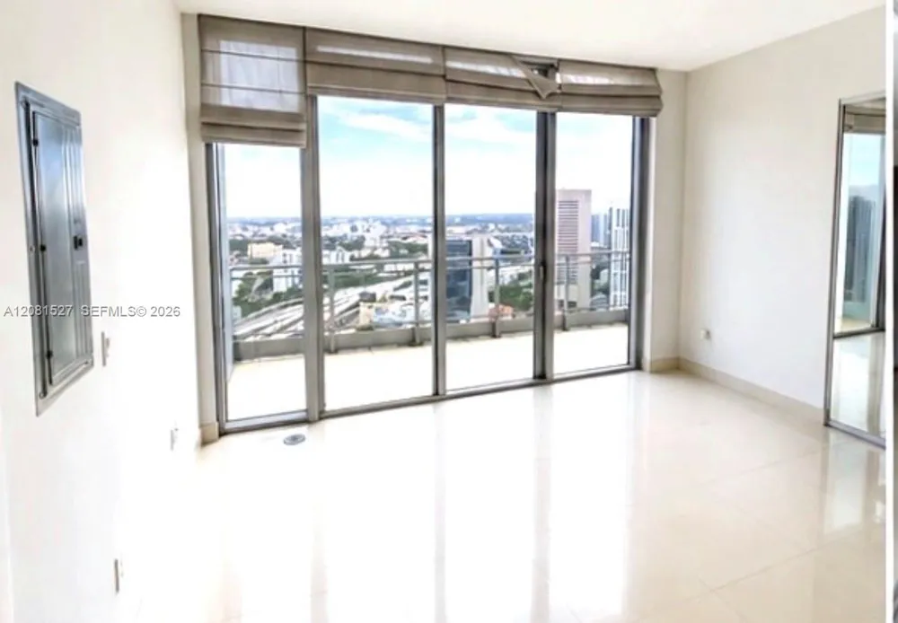90 SW 3rd St #4008 Miami, FL 33130