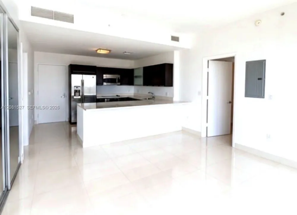 90 SW 3rd St #4008 Miami, FL 33130