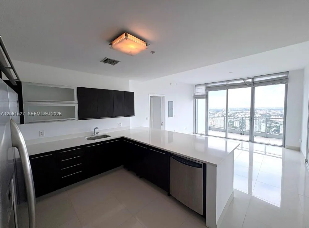 90 SW 3rd St #4008 Miami, FL 33130