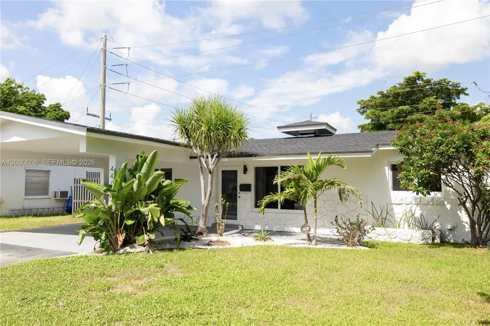 4401 NE 13th Ave Oakland Park, FL 33334
