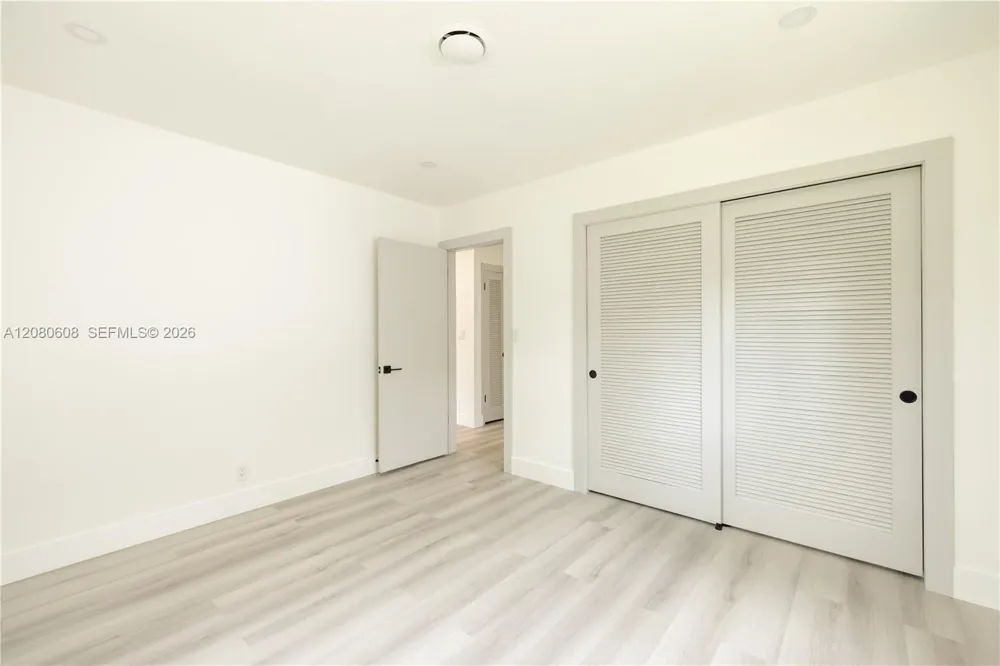 4401 NE 13th Ave Oakland Park, FL 33334