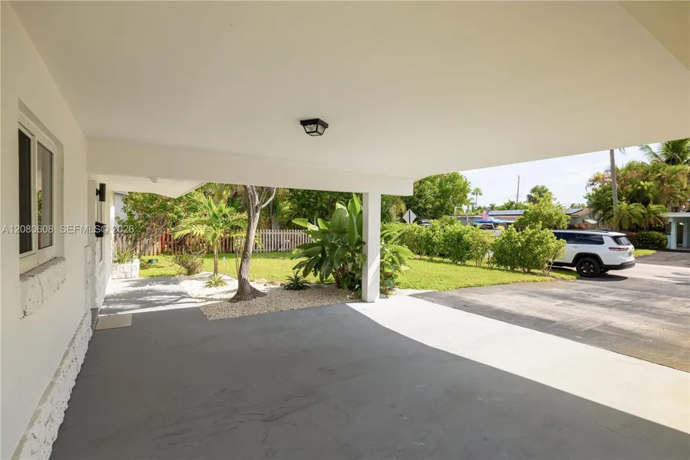 4401 NE 13th Ave Oakland Park, FL 33334