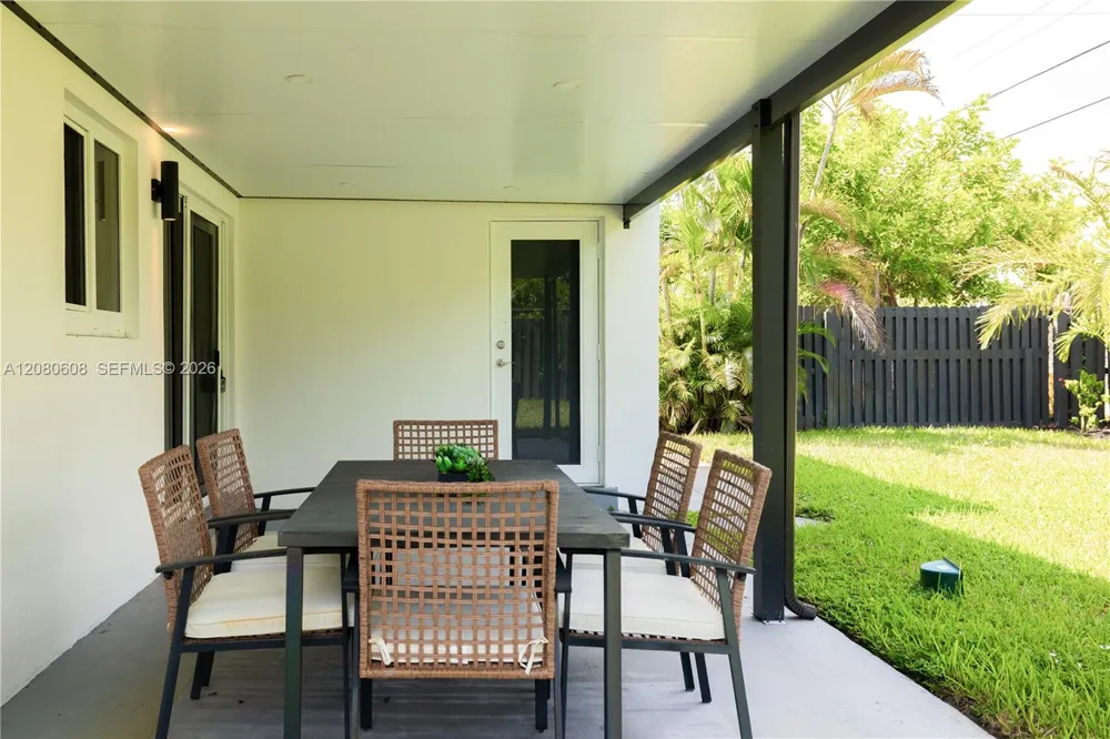 4401 NE 13th Ave Oakland Park, FL 33334