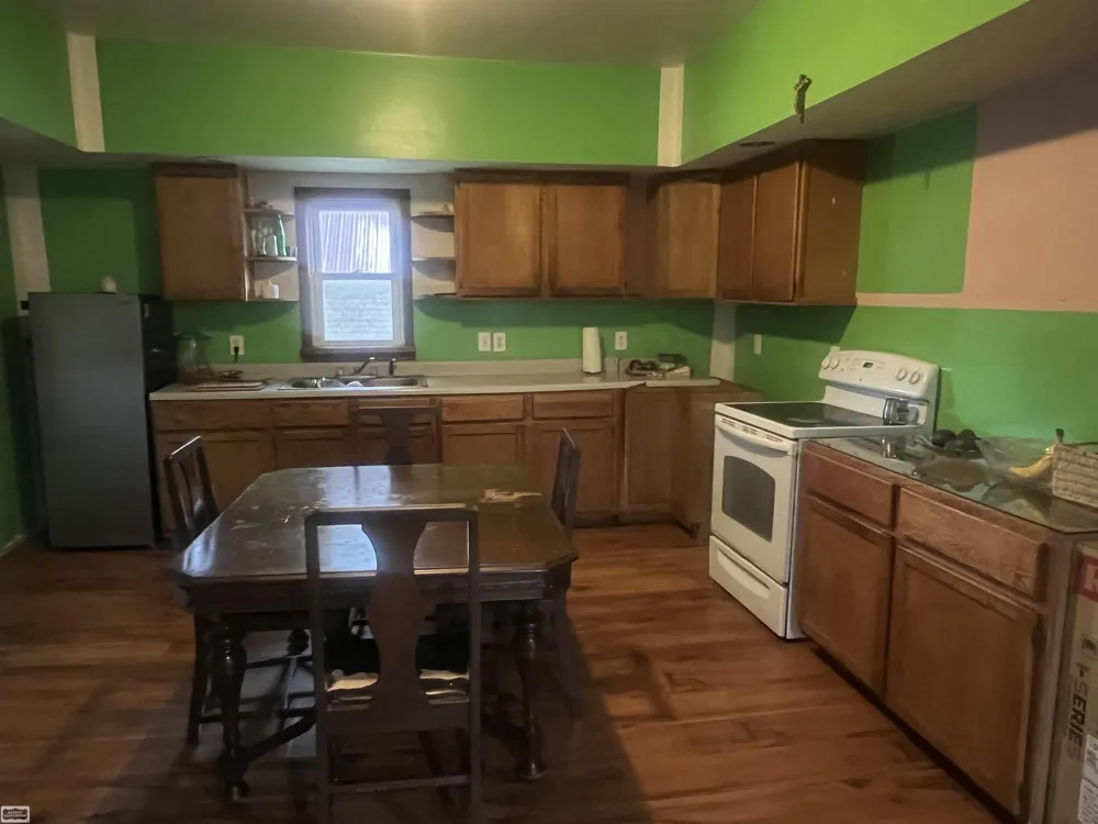 6873 James Street Brown City City, MI 48416