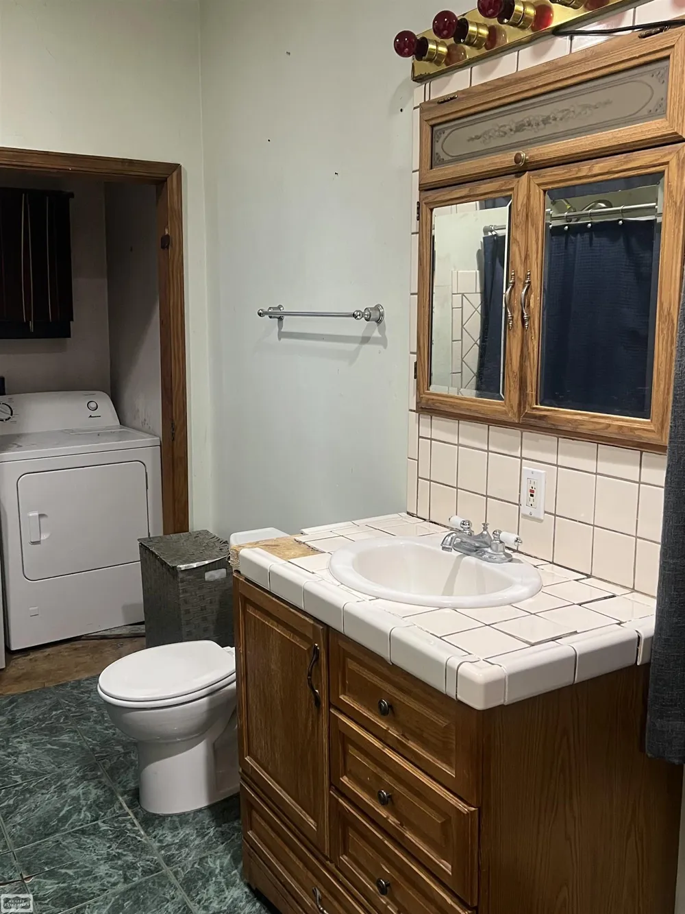6873 James Street Brown City City, MI 48416