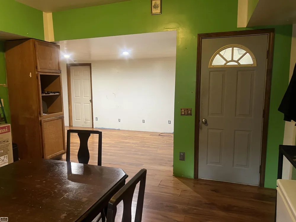 6873 James Street Brown City City, MI 48416