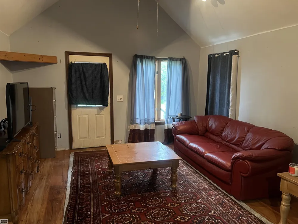 6873 James Street Brown City City, MI 48416