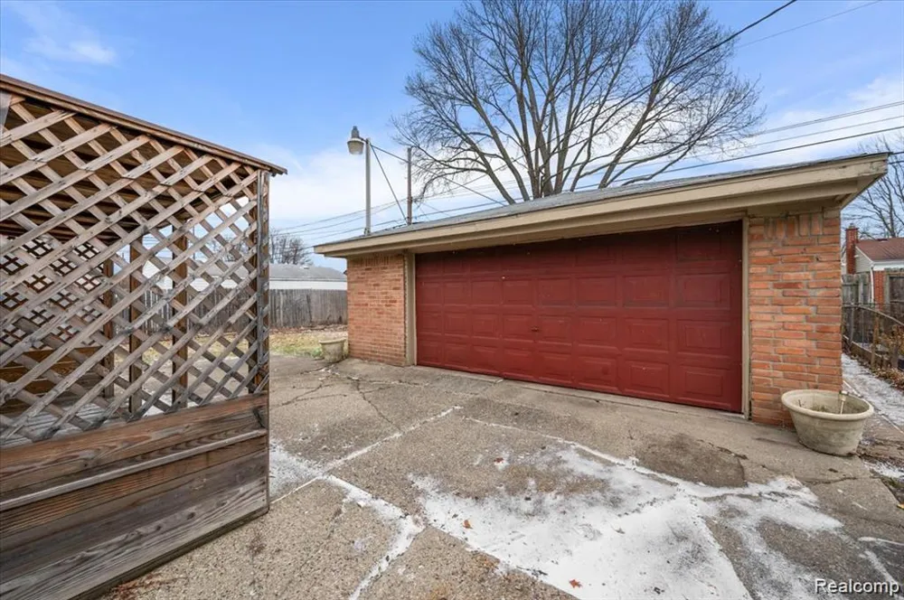 32416 EXETER DRIVE Warren City, MI 48092