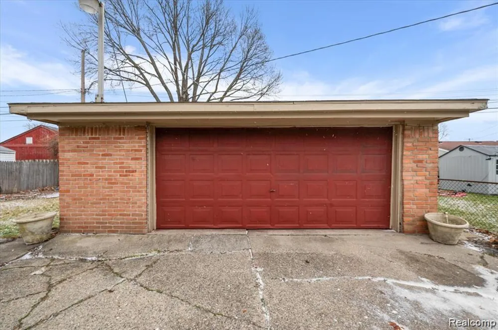 32416 EXETER DRIVE Warren City, MI 48092