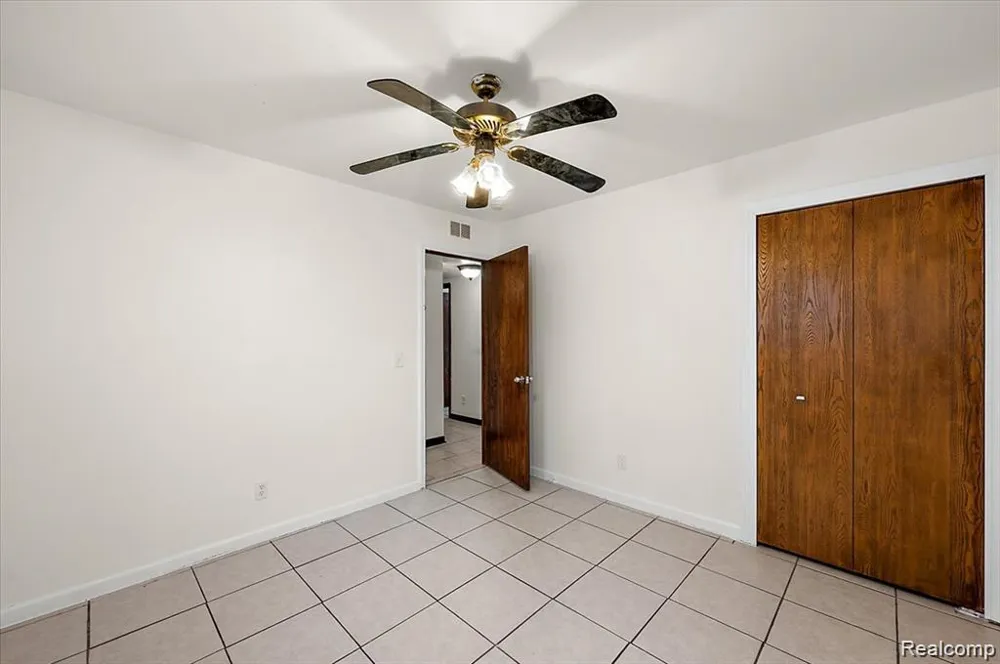 32416 EXETER DRIVE Warren City, MI 48092