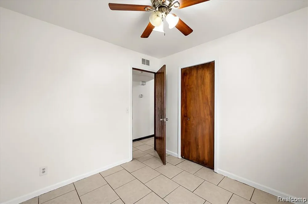 32416 EXETER DRIVE Warren City, MI 48092
