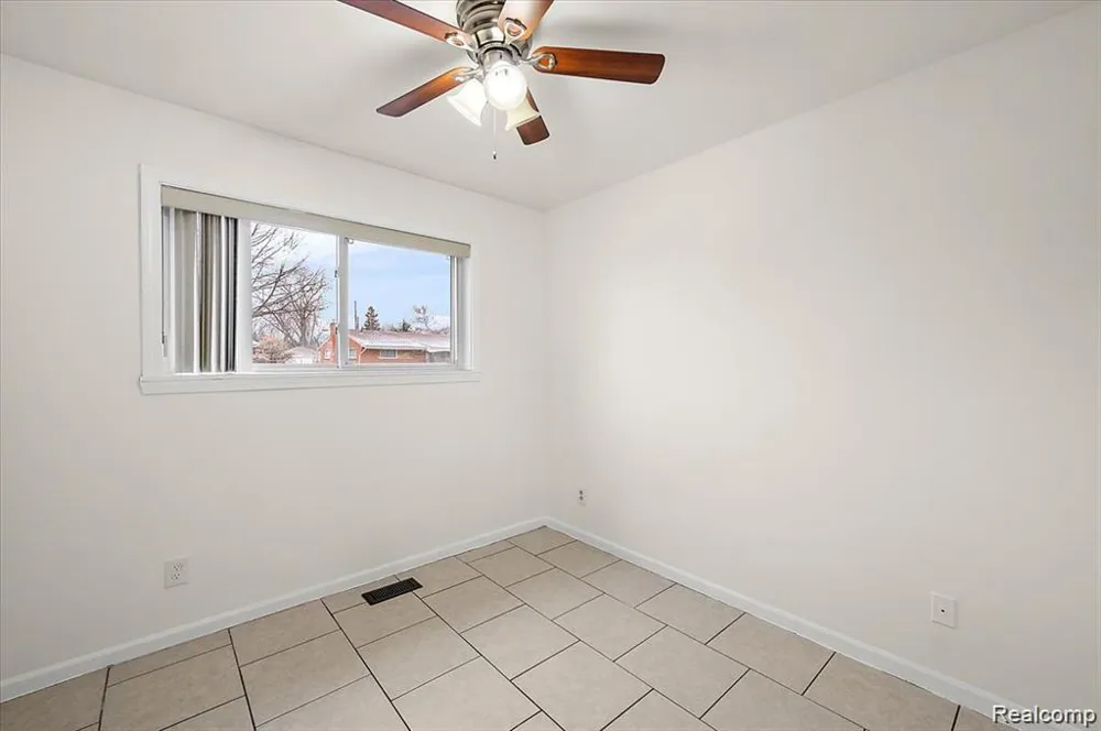 32416 EXETER DRIVE Warren City, MI 48092