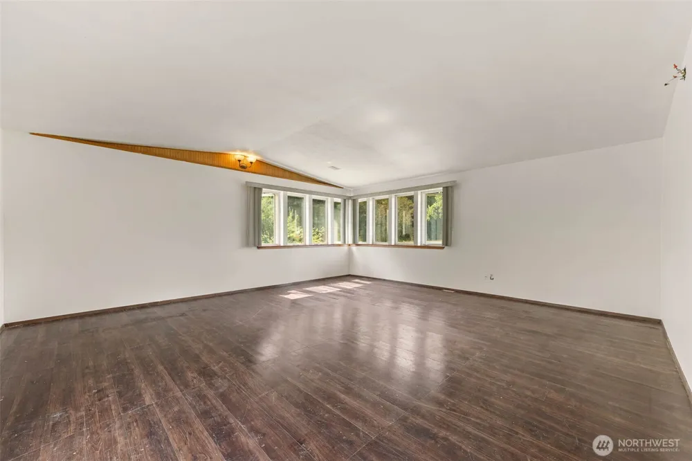 208 W Orchard Street Oakville, WA 98568