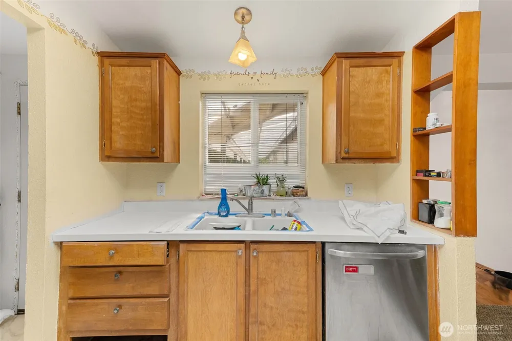 208 W Orchard Street Oakville, WA 98568