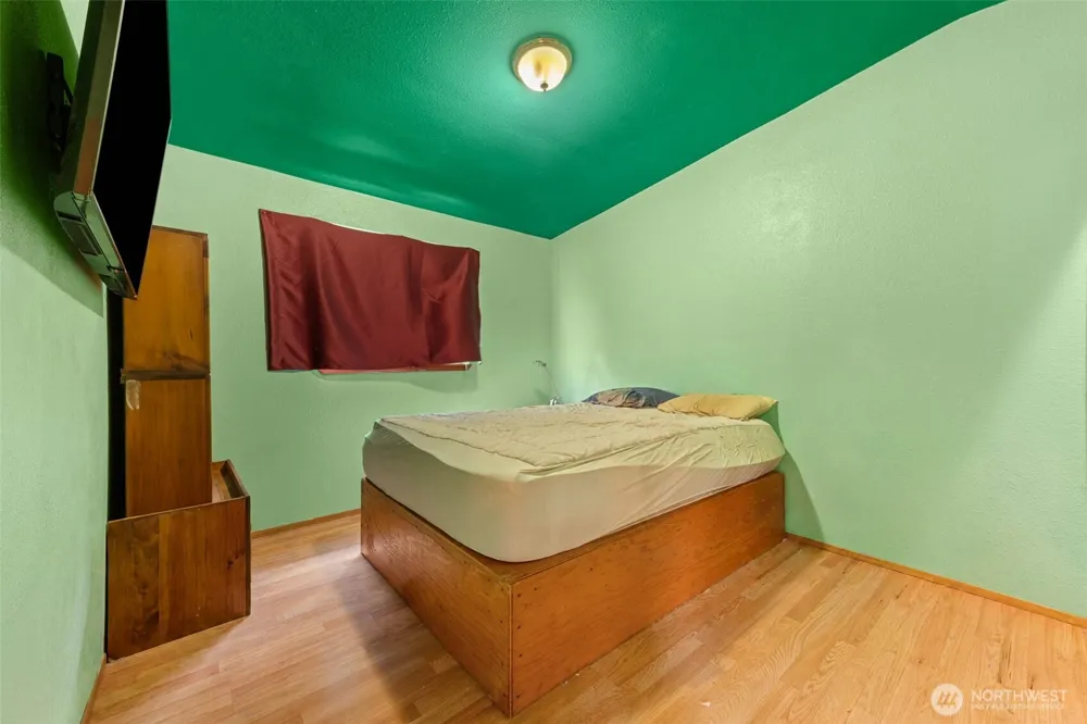 208 W Orchard Street Oakville, WA 98568