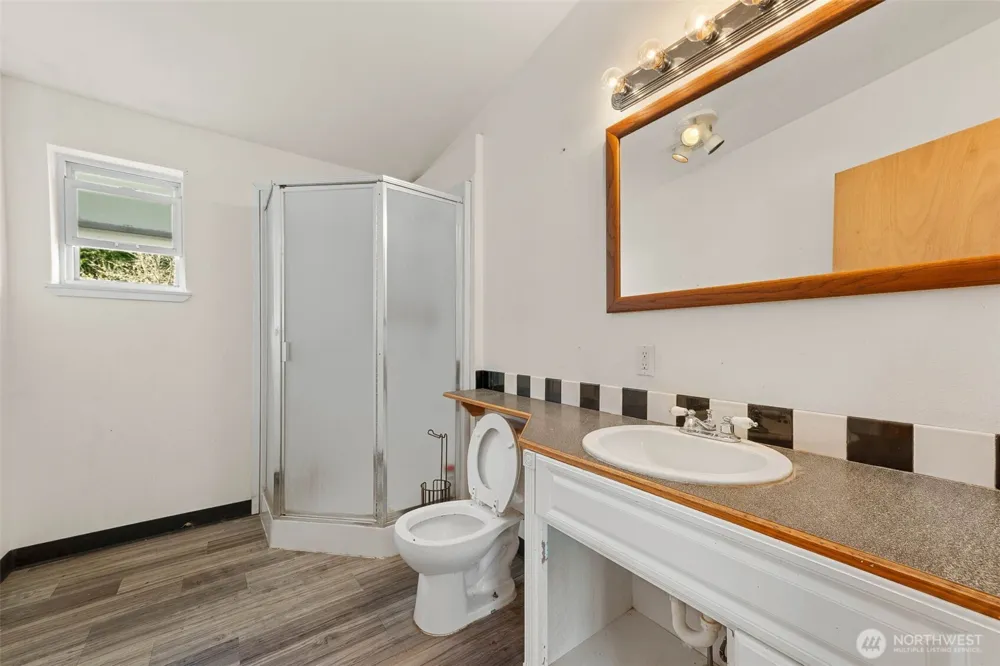 208 W Orchard Street Oakville, WA 98568