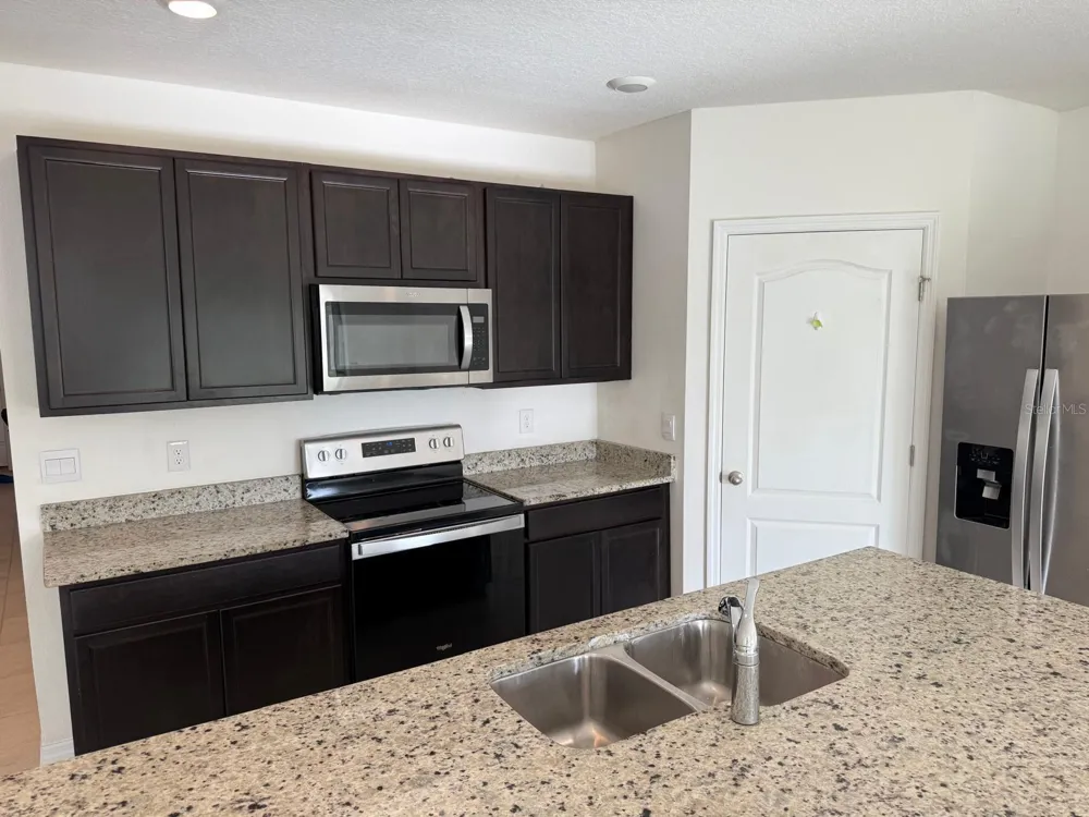 5628 SILTSTONE STREET Lakeland, FL 33811