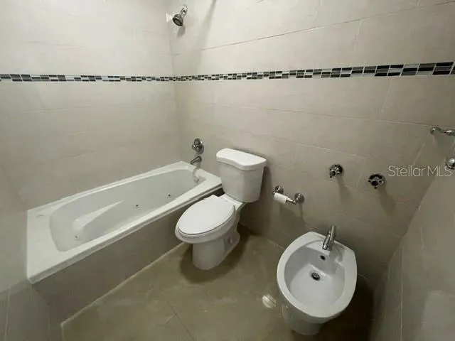6300 AVE. ISLA VERDE COND. LA MANCHA #1201 Carolina, PR 00979