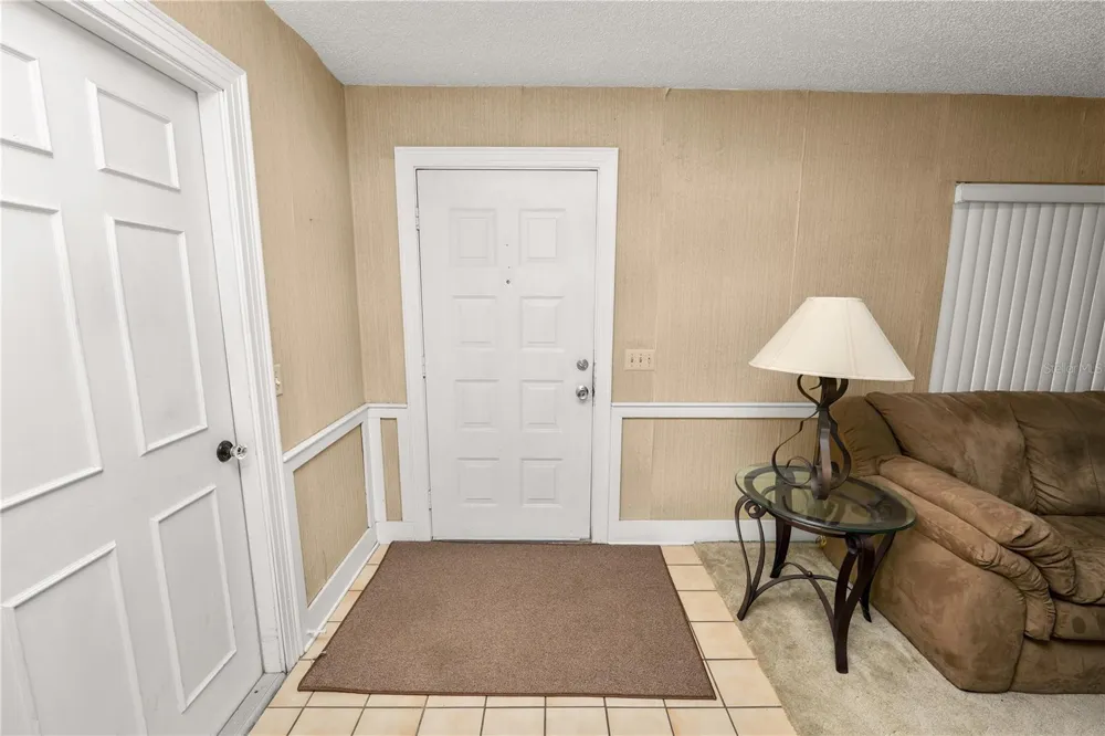 5028 HEADLAND HILLS AVENUE Tampa, FL 33625