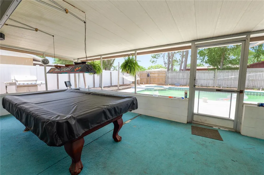 5028 HEADLAND HILLS AVENUE Tampa, FL 33625