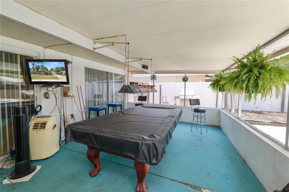 5028 HEADLAND HILLS AVENUE Tampa, FL 33625
