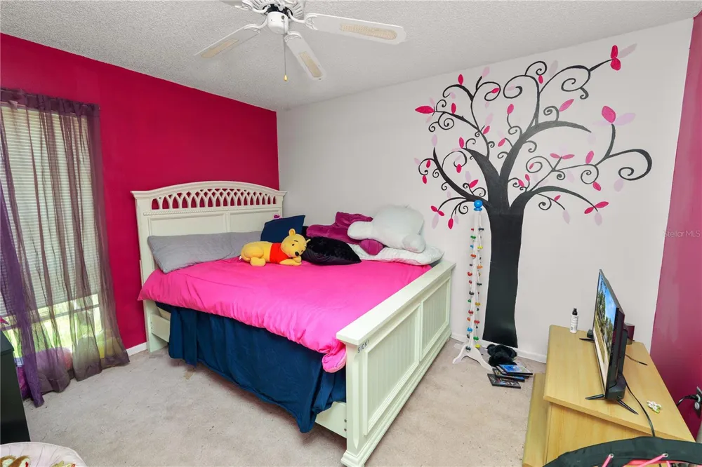 5028 HEADLAND HILLS AVENUE Tampa, FL 33625