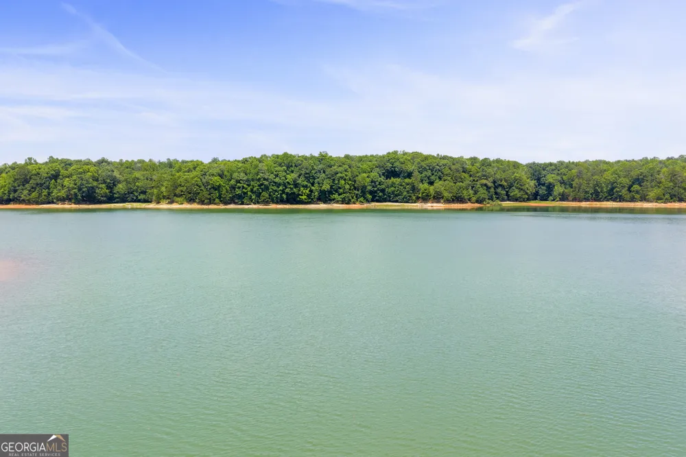 102 Pine Tree TRCE Lavonia, GA 30553