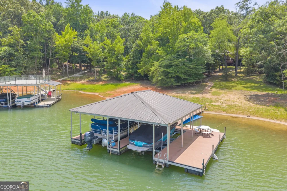 102 Pine Tree TRCE Lavonia, GA 30553