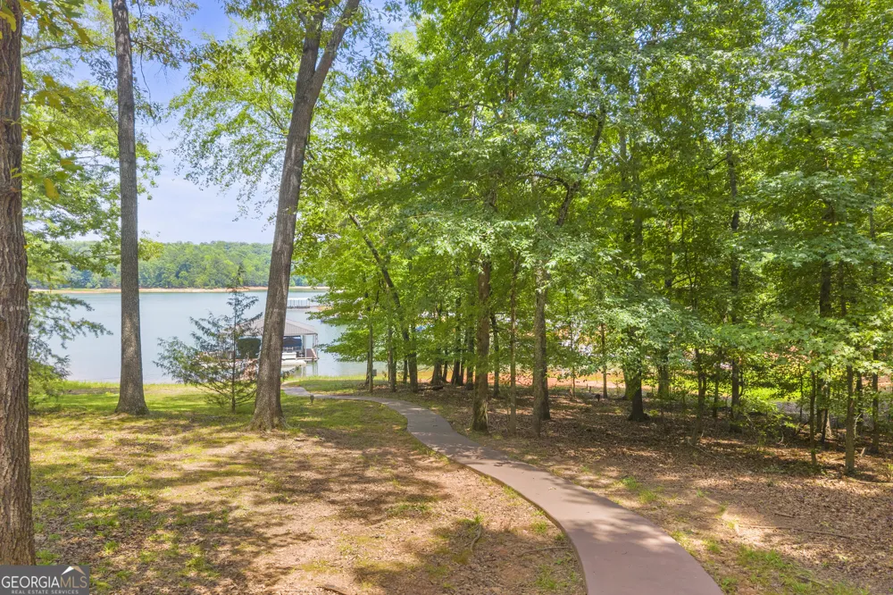 102 Pine Tree TRCE Lavonia, GA 30553