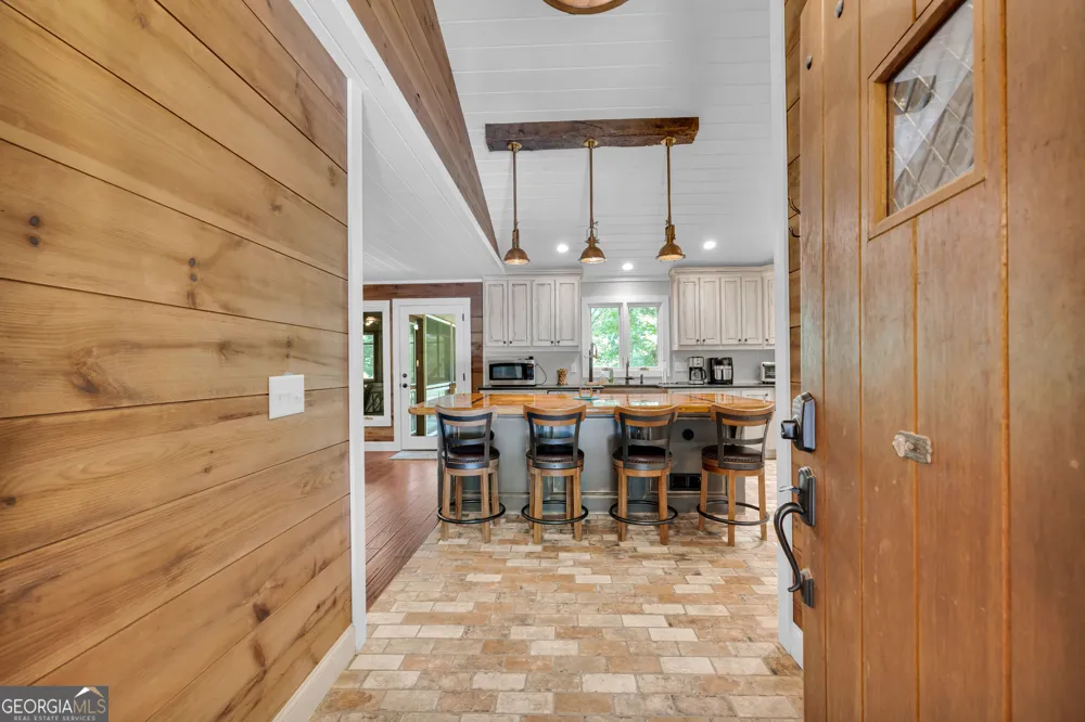 102 Pine Tree TRCE Lavonia, GA 30553