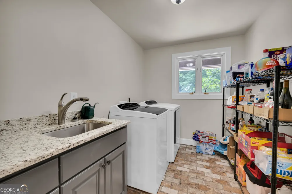 102 Pine Tree TRCE Lavonia, GA 30553