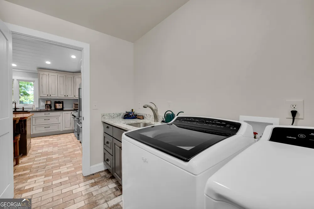 102 Pine Tree TRCE Lavonia, GA 30553