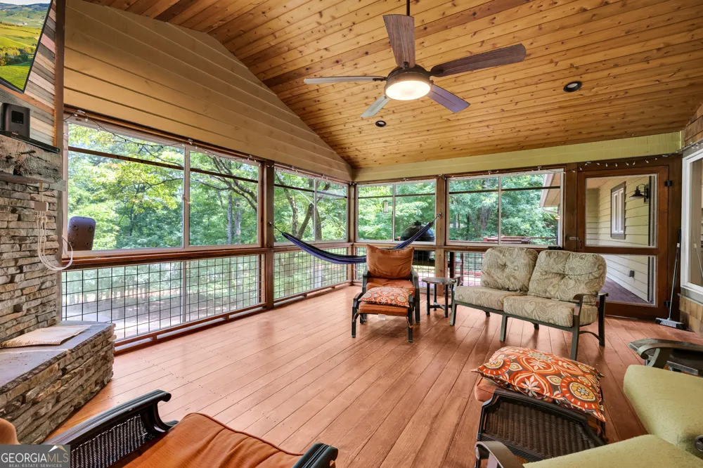102 Pine Tree TRCE Lavonia, GA 30553