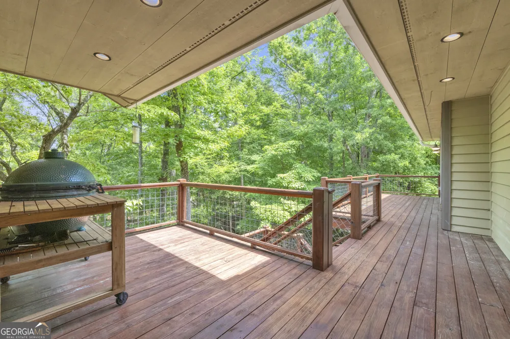 102 Pine Tree TRCE Lavonia, GA 30553