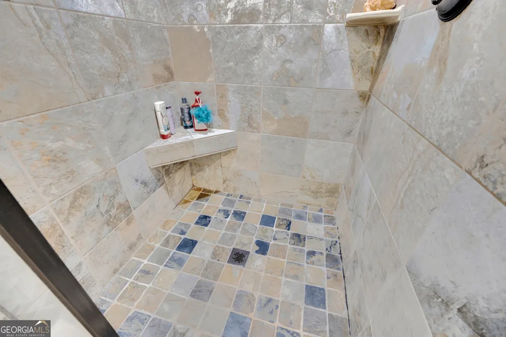 102 Pine Tree TRCE Lavonia, GA 30553